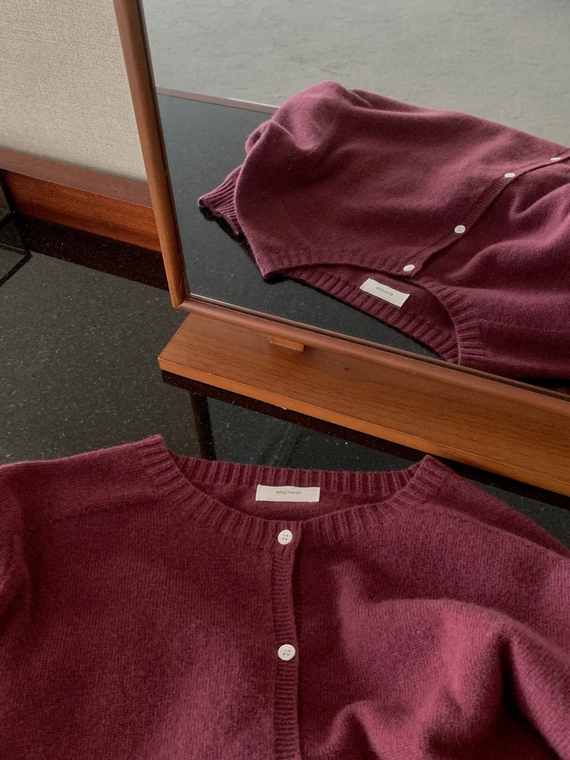 Anstand Crew Neck Wool Knit Cardigan