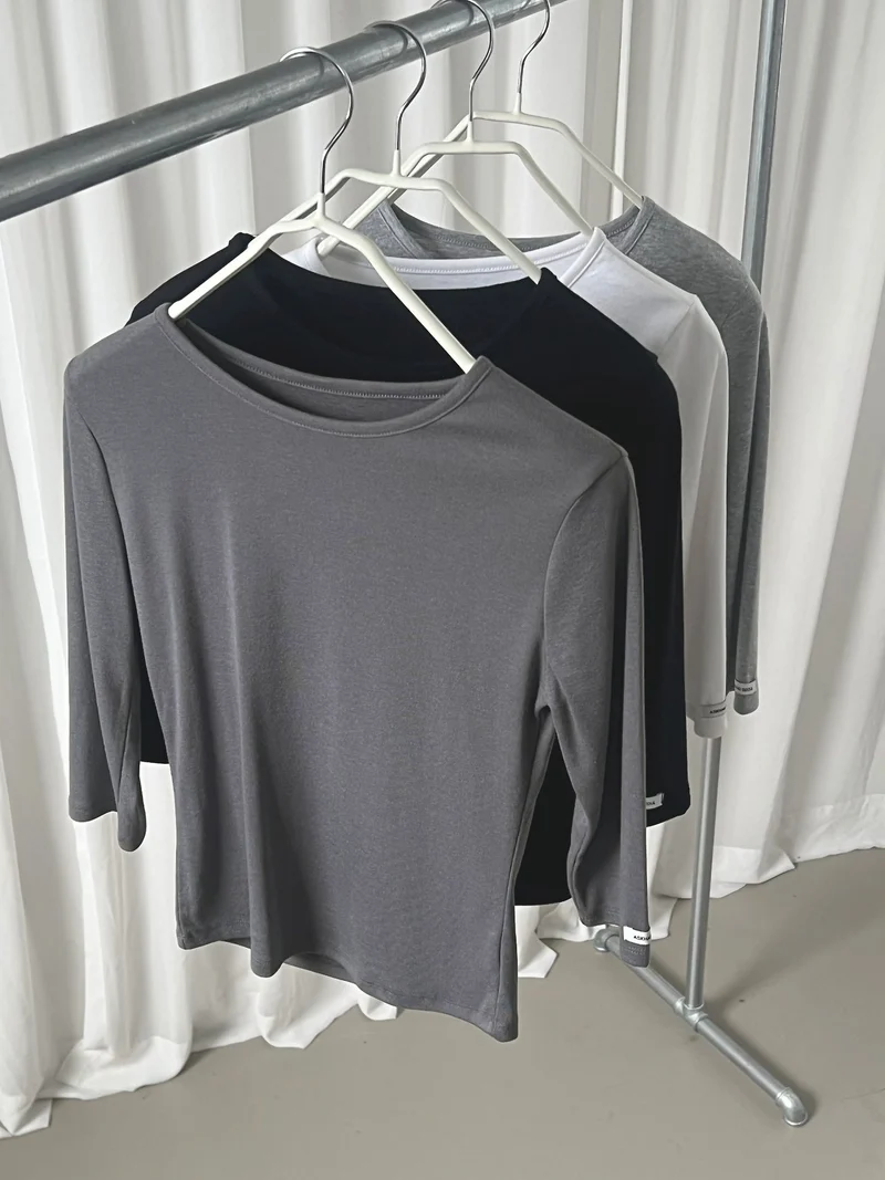 (2Pack) Askhaki Crew Neck Cropped Three-Quarter Sleeve Top