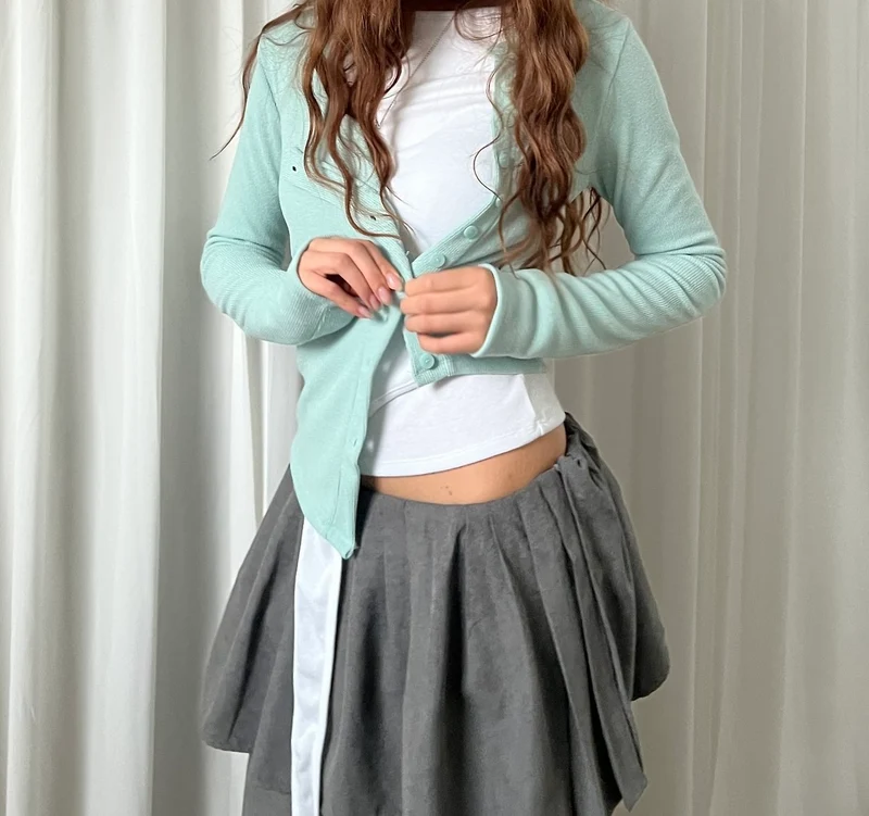 Askhaki Snap Button Cropped Rib Knit Cardigan