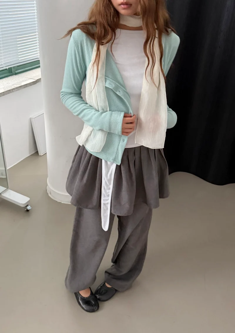Askhaki Snap Button Cropped Rib Knit Cardigan