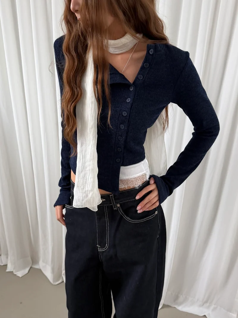 Askhaki Snap Button Cropped Rib Knit Cardigan