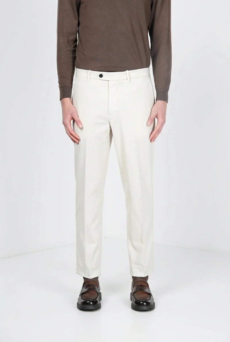 Paris pantalon chino homme en tricotine stretch carrot fit ①