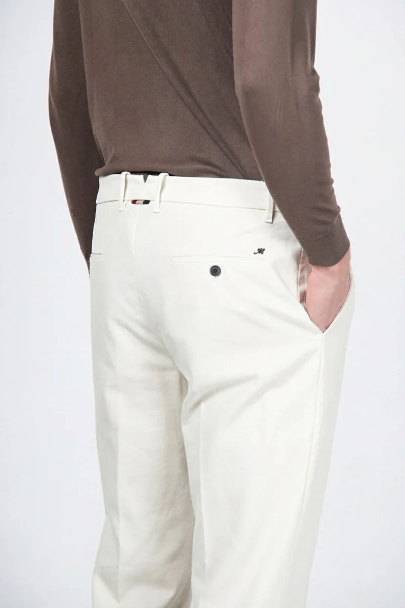 Paris pantalon chino homme en tricotine stretch carrot fit ①