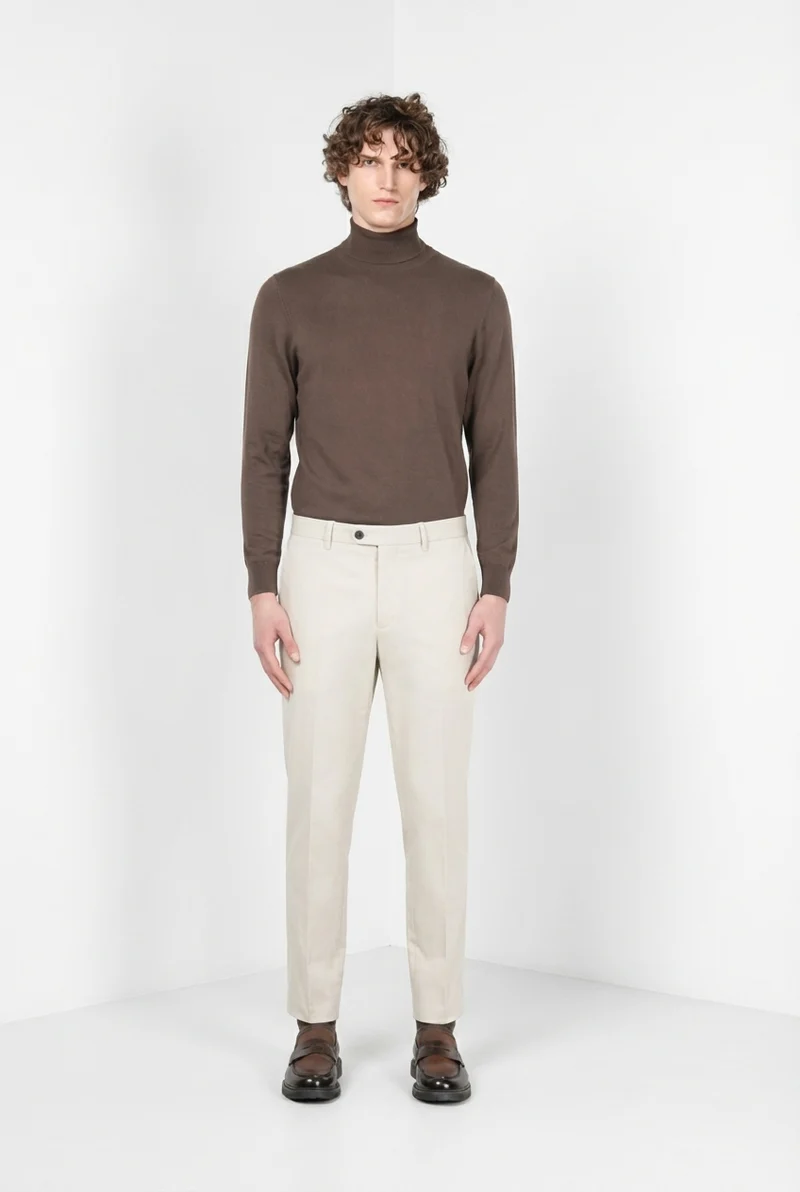 Paris pantalon chino homme en tricotine stretch carrot fit ①