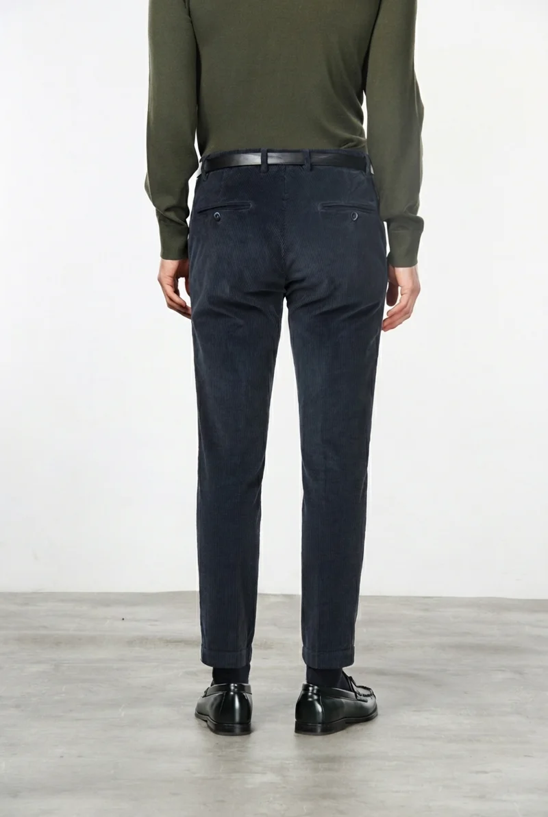 Milano pantalon chino homme en velours côtelé 500 raies, extra slim fit ①