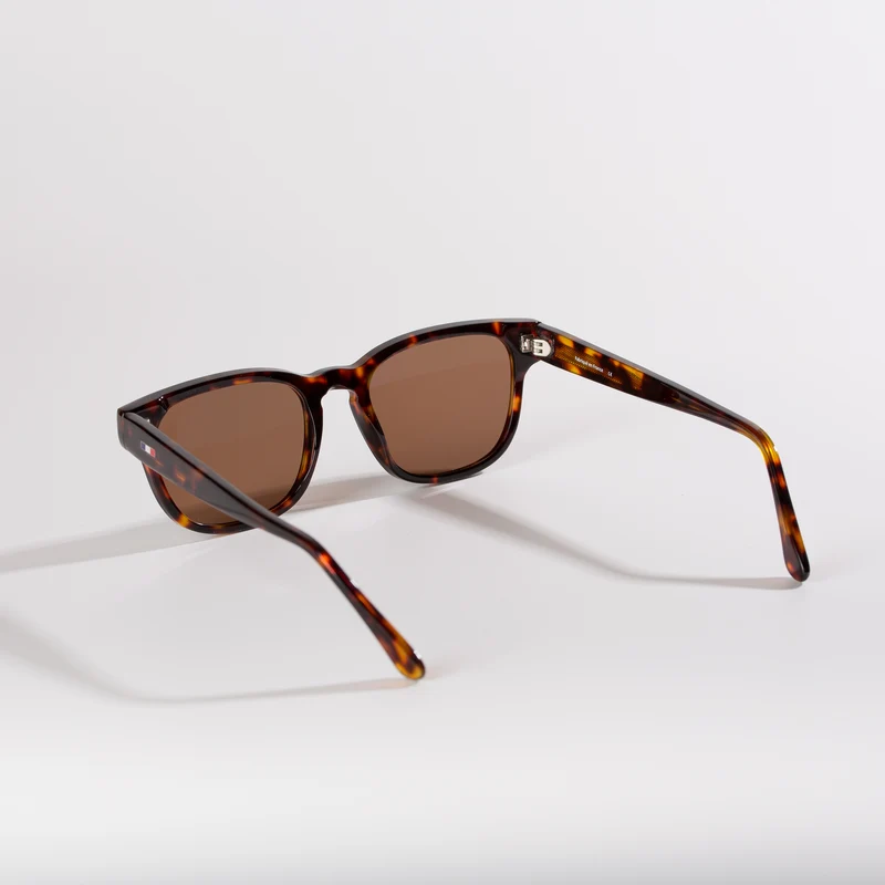 Lunettes de soleil ecaille