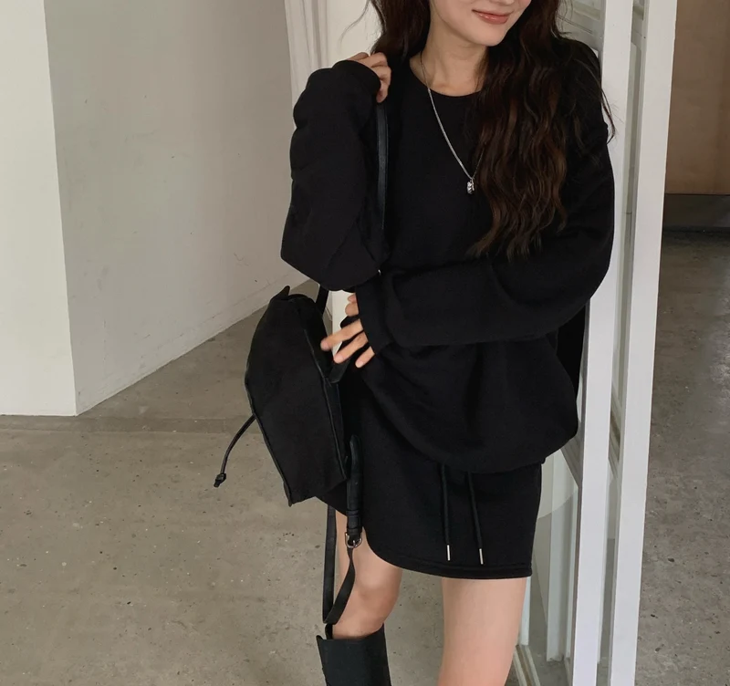 LeAhicon Open Back Oversized Crewneck Sweatshirt