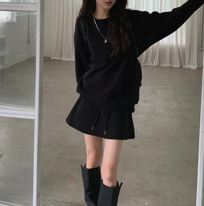 LeAhicon Open Back Oversized Crewneck Sweatshirt