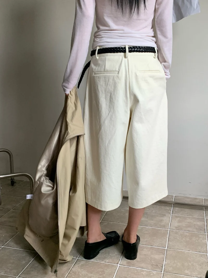 Vaara Pin-Tuck Wide Leg Bermuda Pants