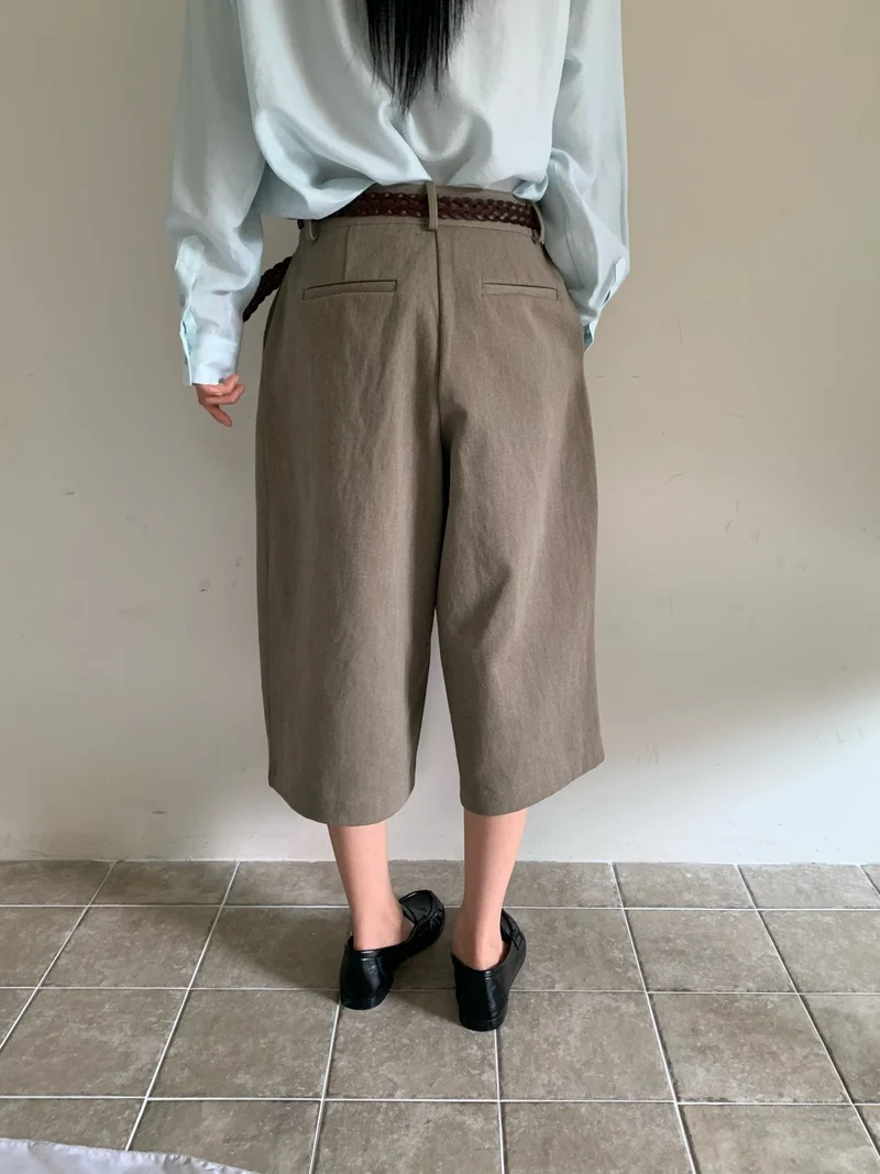 Vaara Pin-Tuck Wide Leg Bermuda Pants