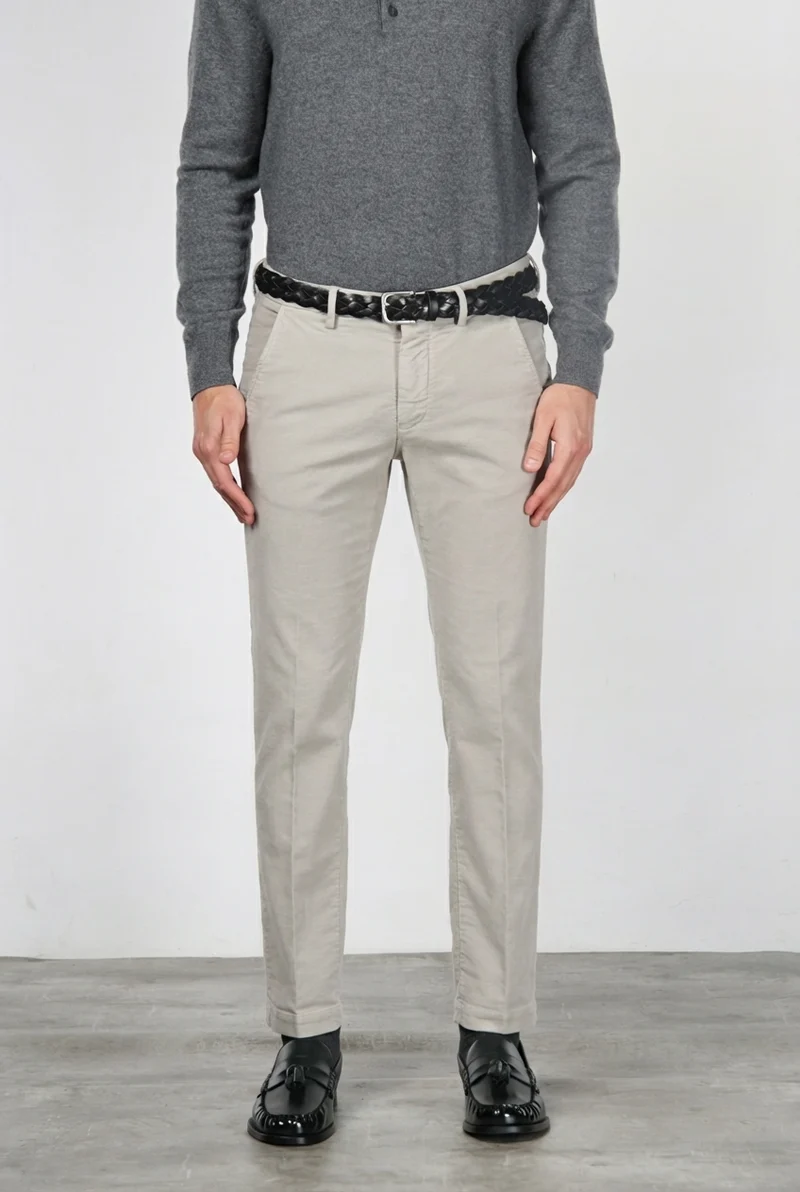 Torino pantalon chino homme en velours côtelé 1000 raies, slim fit ①