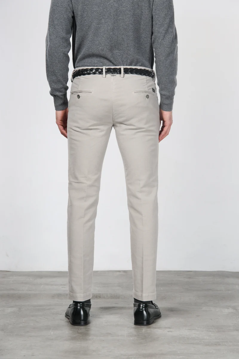 Torino pantalon chino homme en velours côtelé 1000 raies, slim fit ①