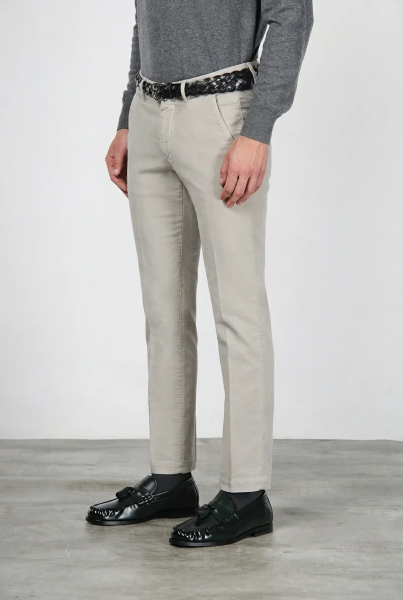 Torino pantalon chino homme en velours côtelé 1000 raies, slim fit ①