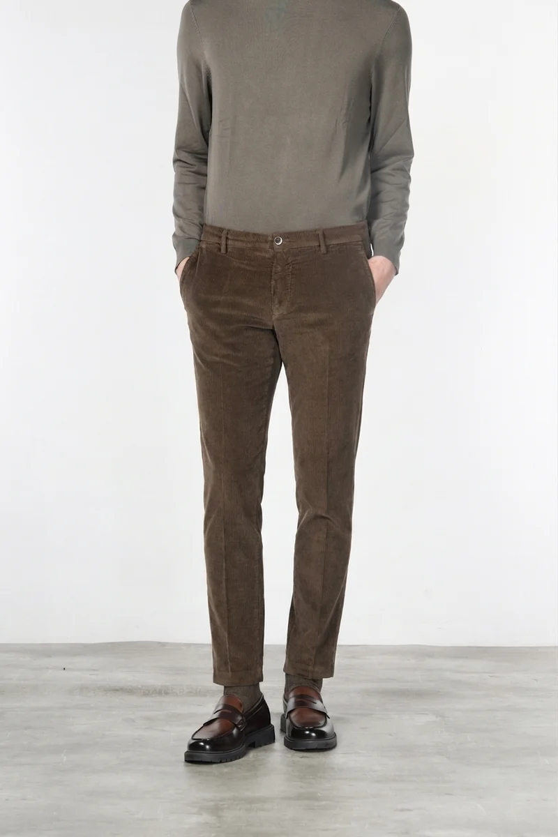 Milano pantalon chino homme en velours côtelé 500 raies, extra slim fit ①
