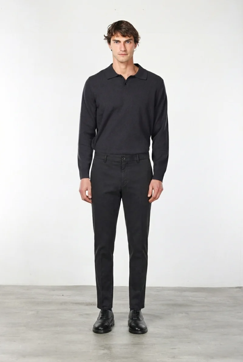 Milano pantalon chino homme en gabardine stretch, coupe extra slim ①