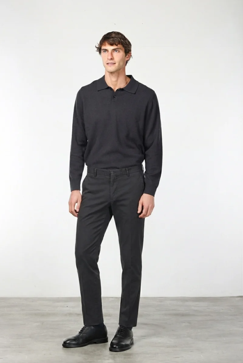 Milano pantalon chino homme en gabardine stretch, coupe extra slim ①