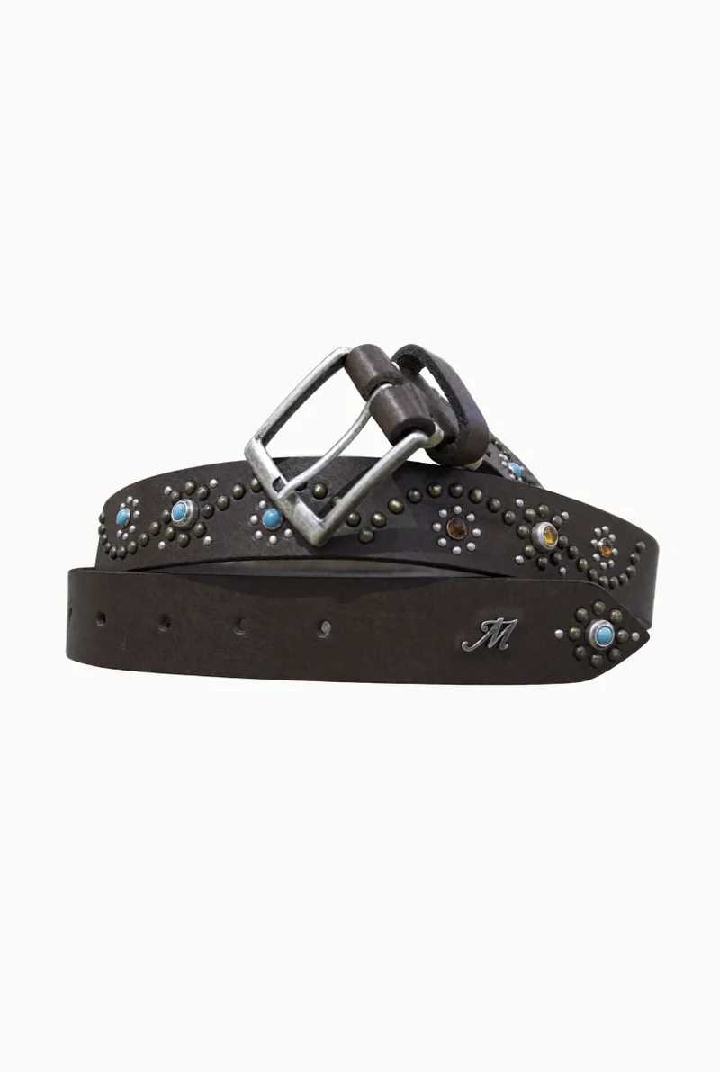 Ceinture en cuir faite main avec clous