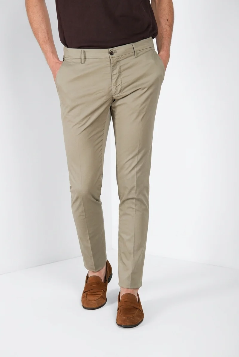Milano pantalon chino homme en gabardine stretch extra slim fit ①
