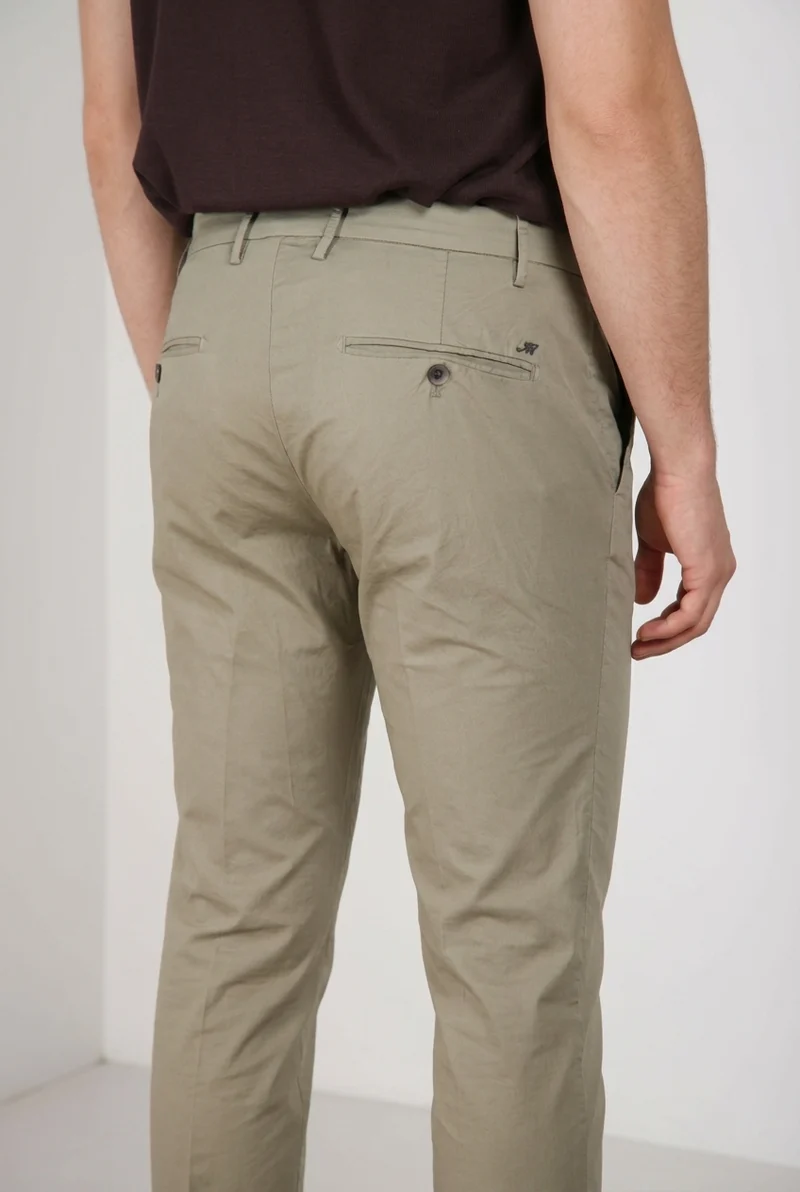 Milano pantalon chino homme en gabardine stretch extra slim fit ①