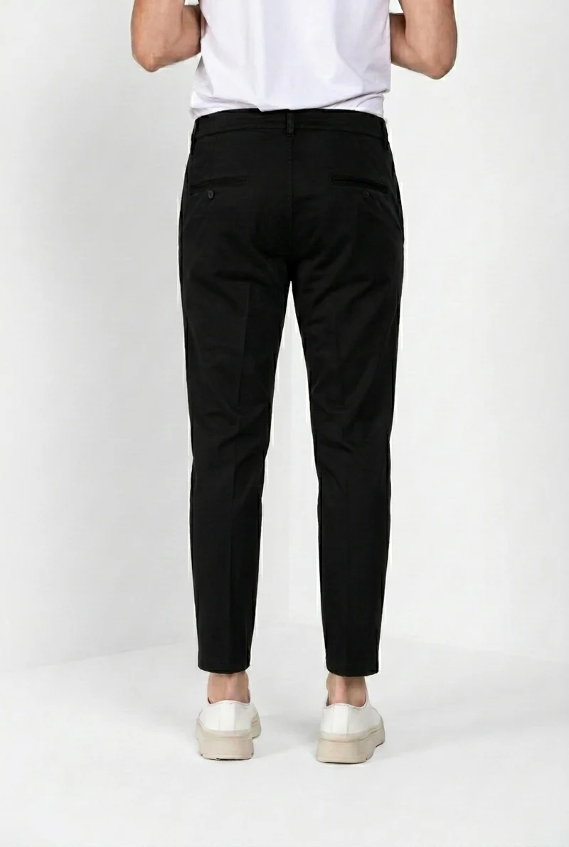 John Coolkhinos pantalon chino homme en satin stretch Logo Edition carrot fit ①