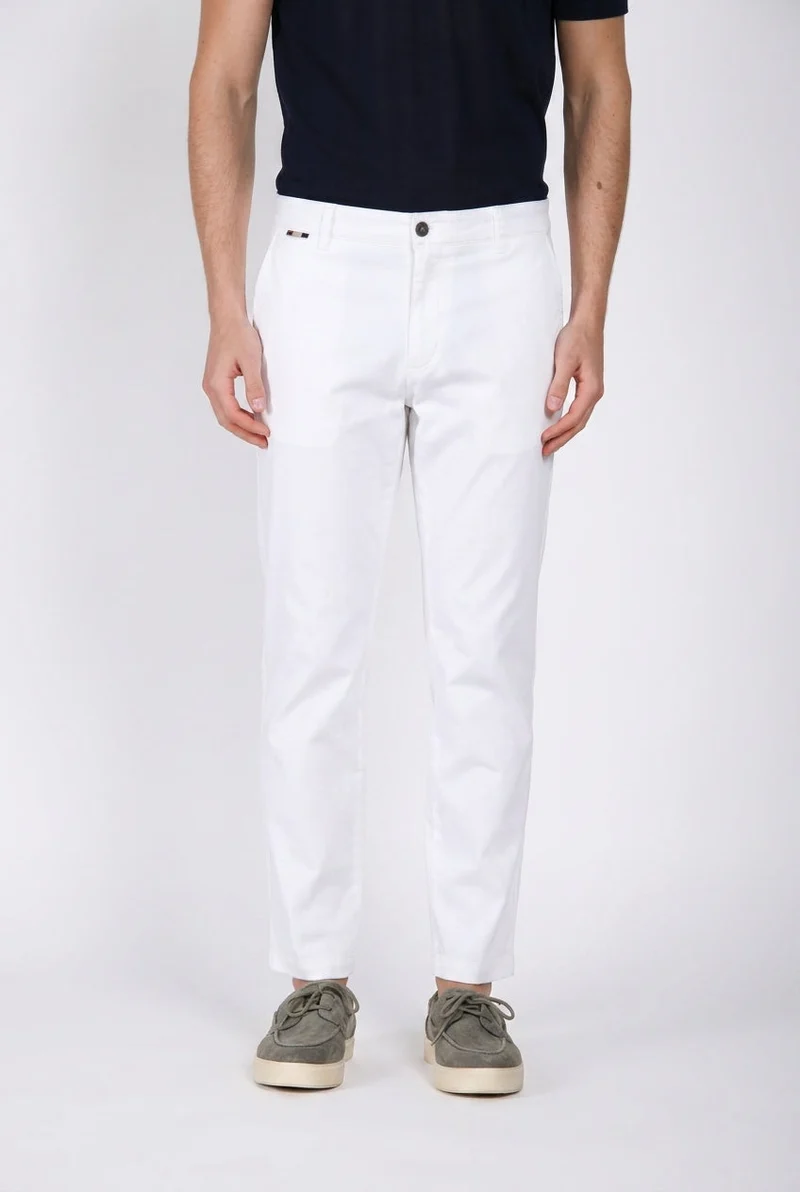 John Coolkhinos pantalon chino homme en satin stretch Logo Edition carrot fit ①
