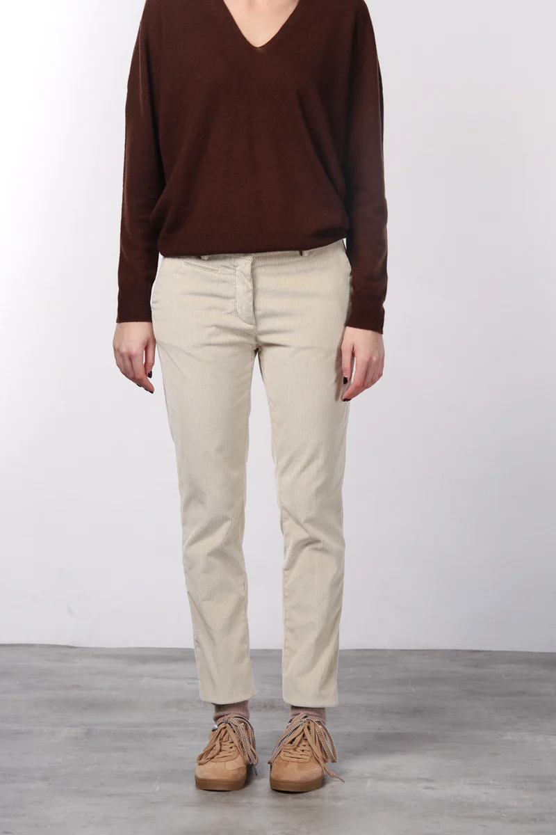 New York Slim pantalon chino femme en velours à grosses côtes slim fit ①