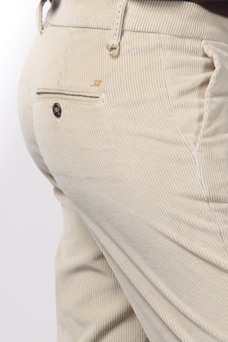 New York Slim pantalon chino femme en velours à grosses côtes slim fit ①