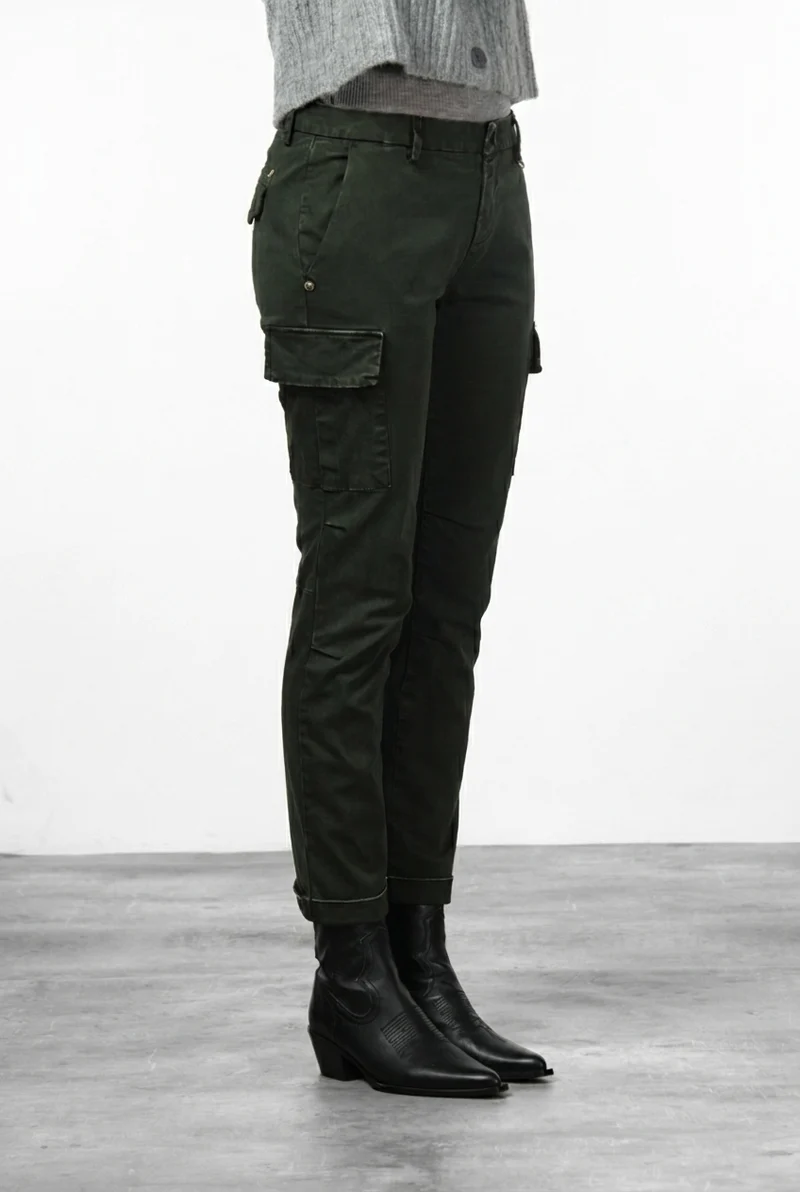Chile City pantalon cargo femme en satin slim fit