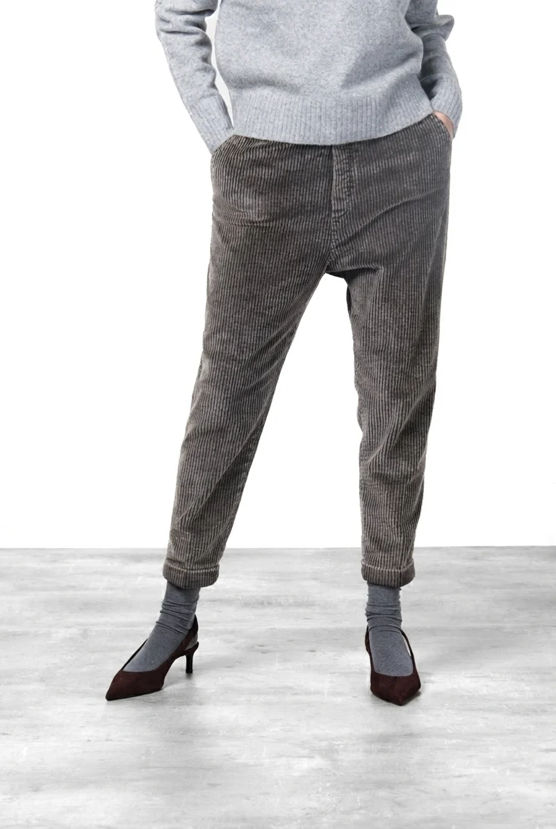 Malibu Jogger City pantalon chino femme en velours à grosses côtes relaxed fit