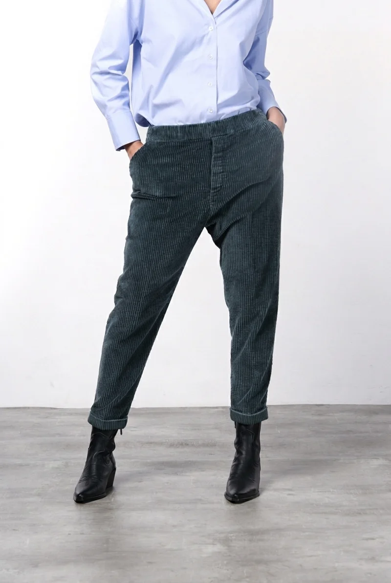 Malibu Jogger City pantalon chino femme en velours à grosses côtes relaxed fit