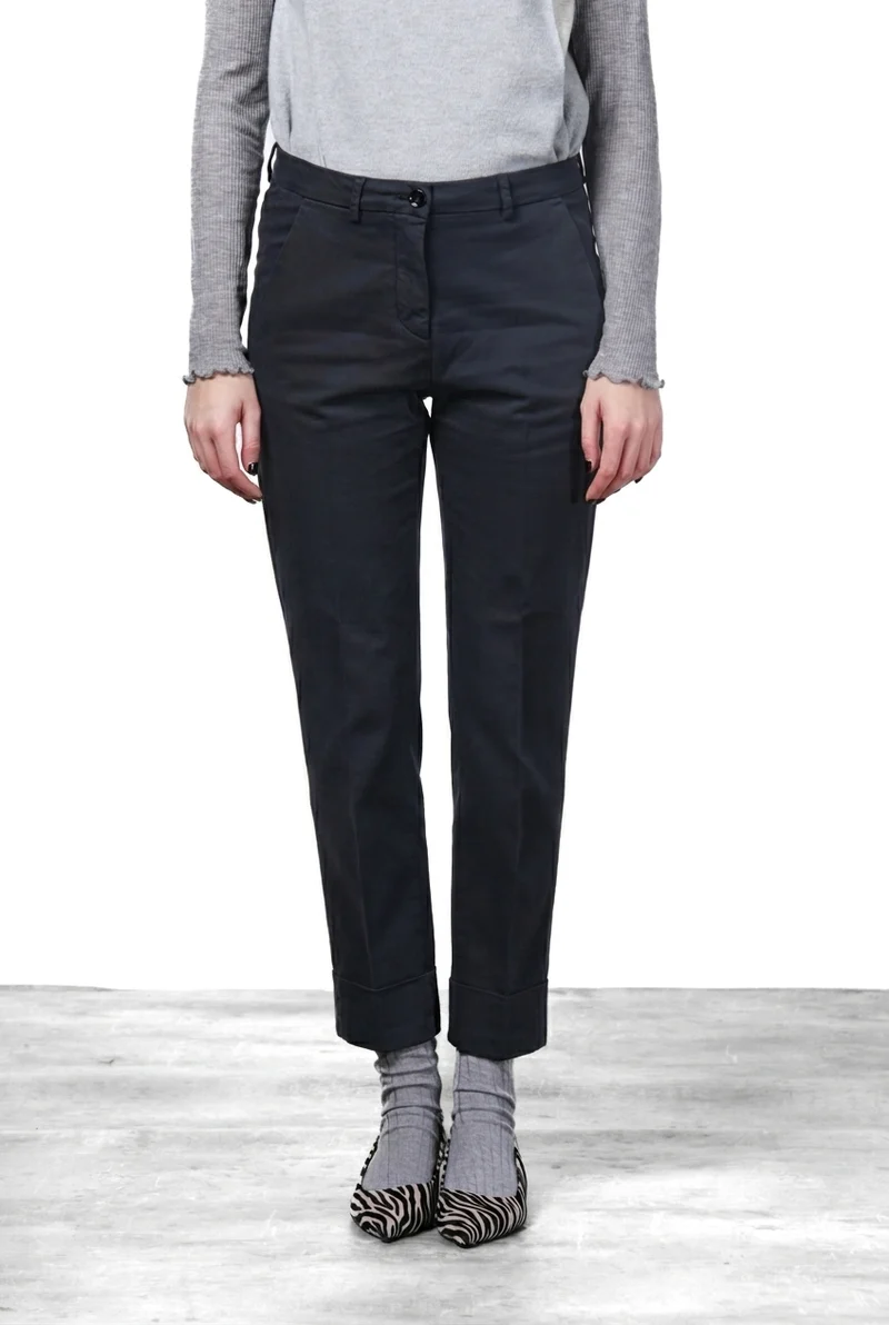 New York Carrot pantalon chino femme en satin carrot fit ①
