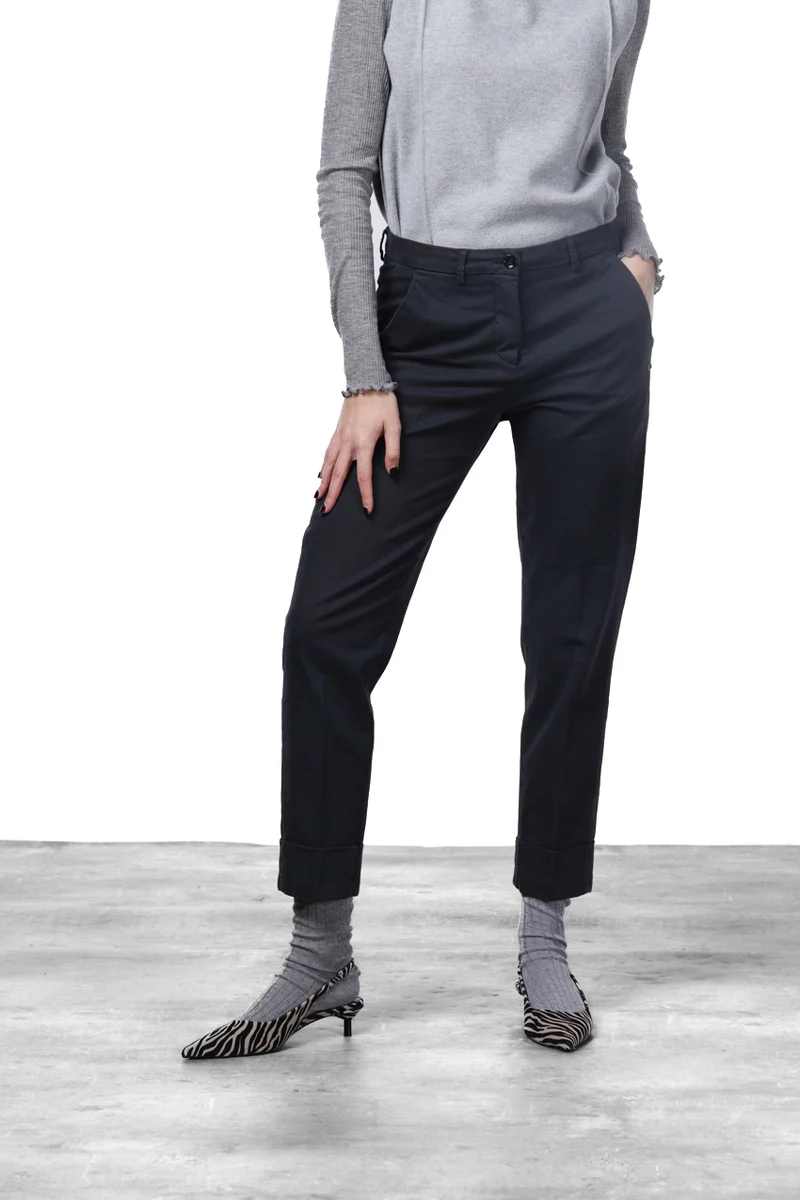 New York Carrot pantalon chino femme en satin carrot fit ①