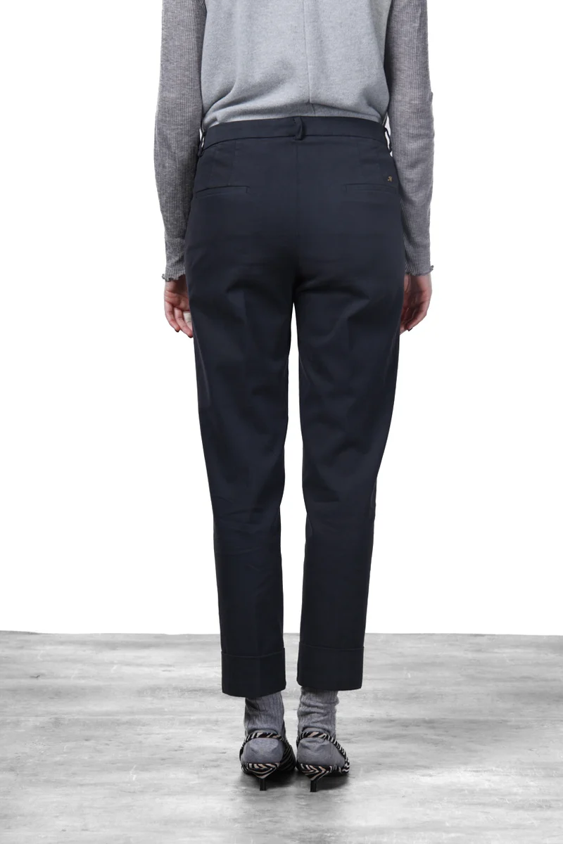 New York Carrot pantalon chino femme en satin carrot fit ①