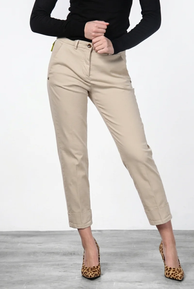 New York Carrot pantalon chino femme en satin carrot fit ①