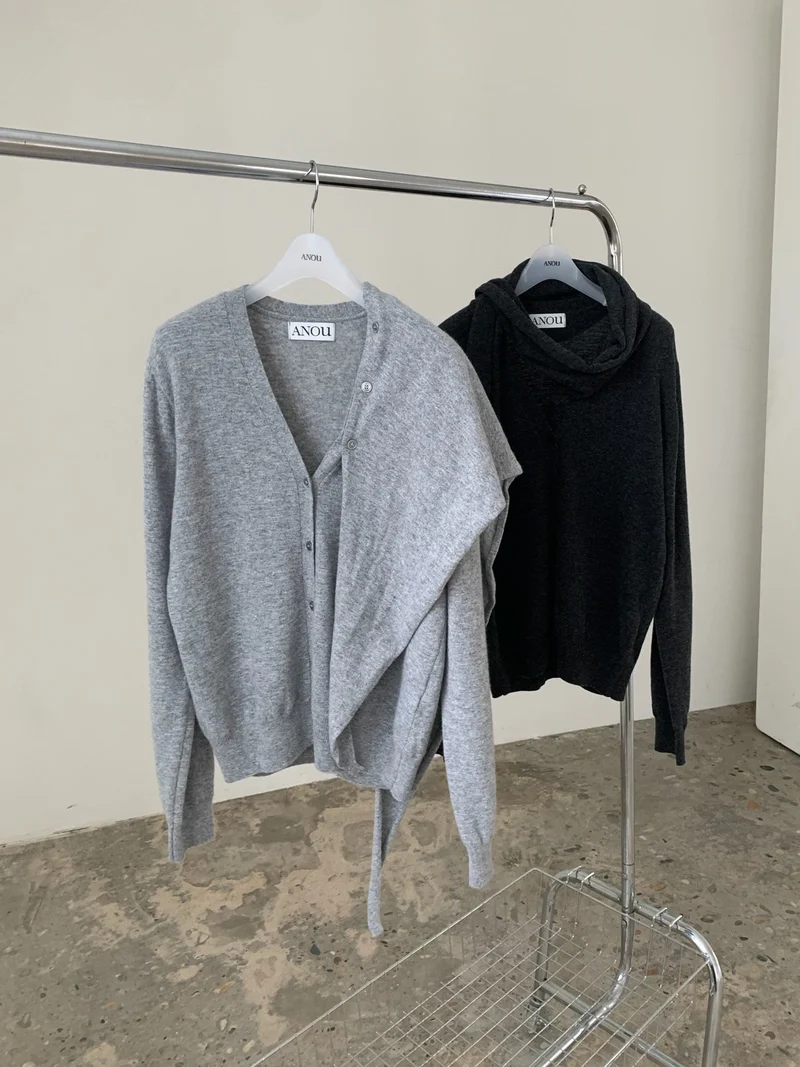Anou V-Neck Button Knit Cardigan with Set Scarf