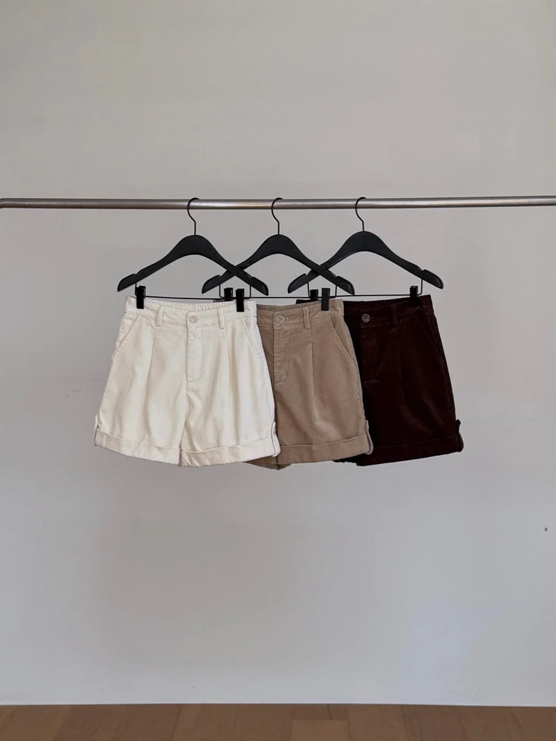 Dressroom High Waist Pleated Roll-Up Corduroy Shorts