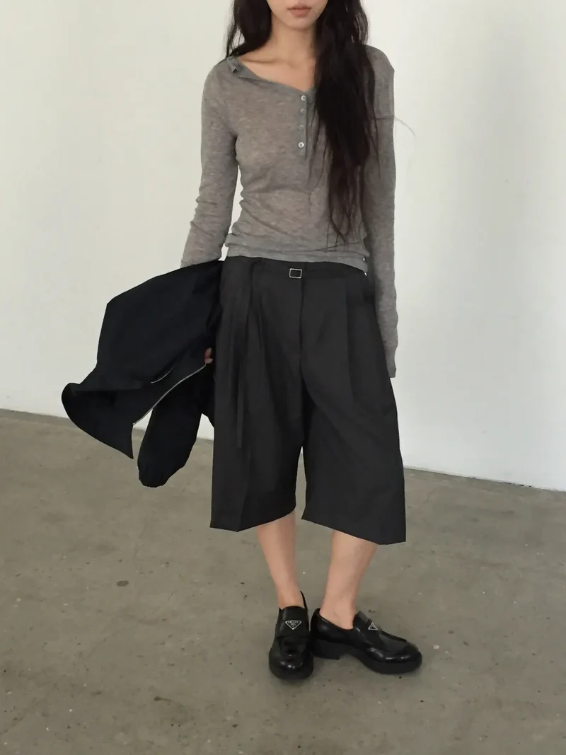 Lovemoment High Waist Pleated Wide Bermuda Pants