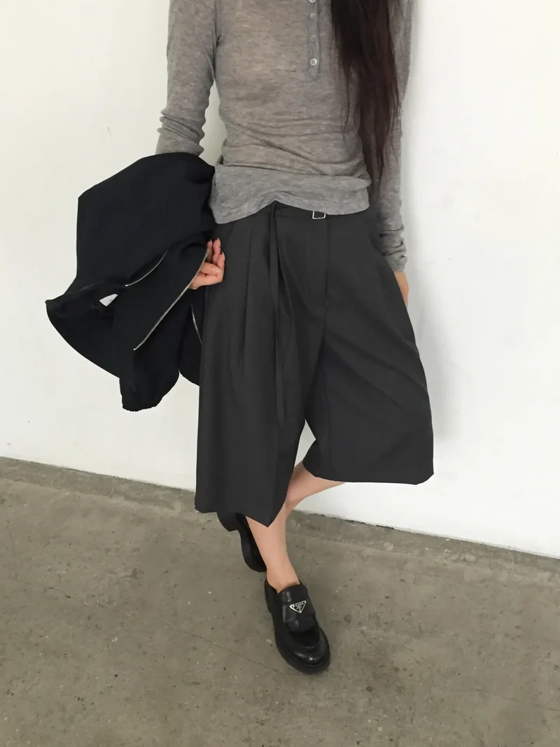 Lovemoment High Waist Pleated Wide Bermuda Pants