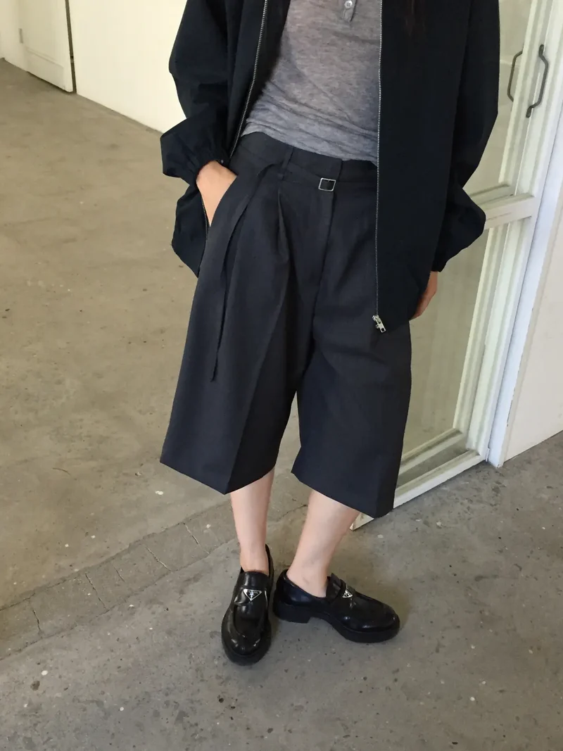 Lovemoment High Waist Pleated Wide Bermuda Pants