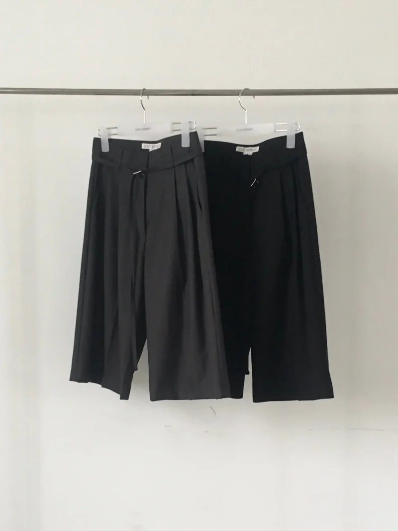 Lovemoment High Waist Pleated Wide Bermuda Pants