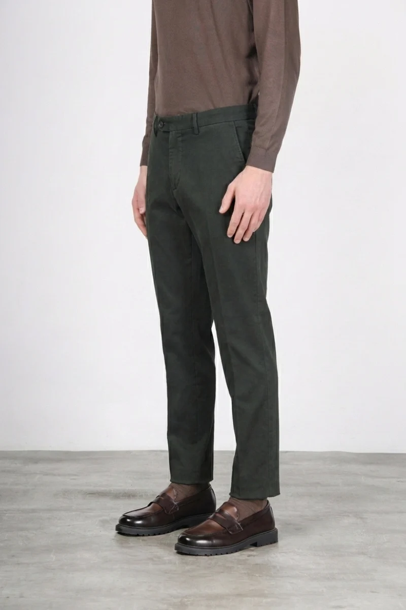Paris pantalon chino homme en tricotine stretch carrot fit ①