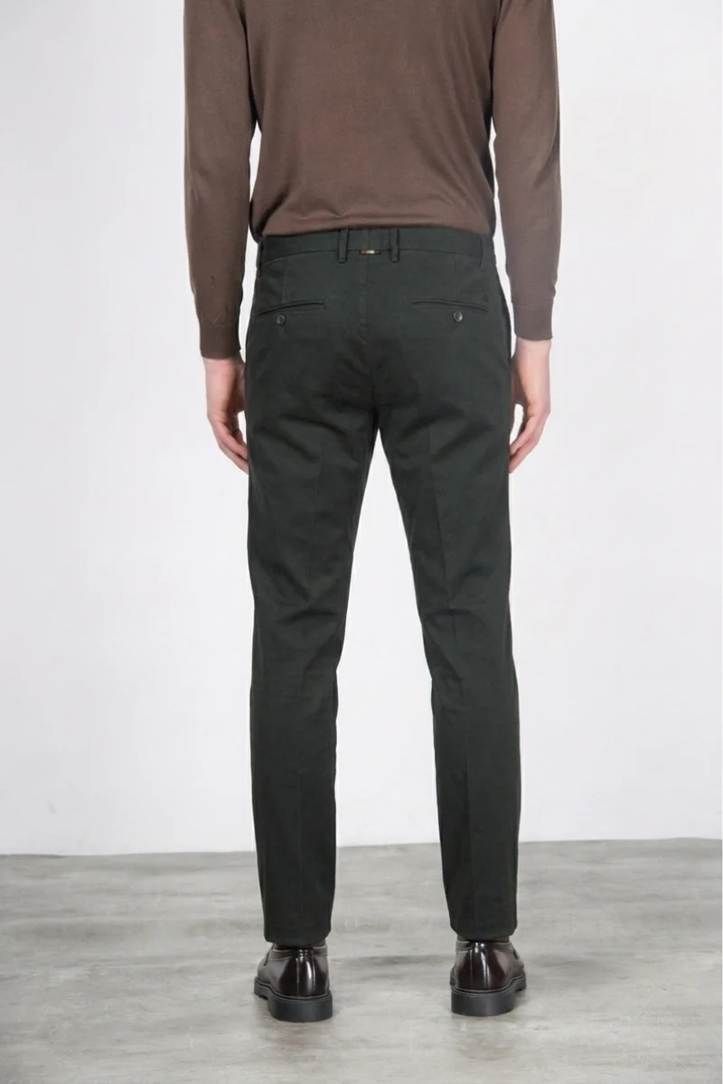 Paris pantalon chino homme en tricotine stretch carrot fit ①