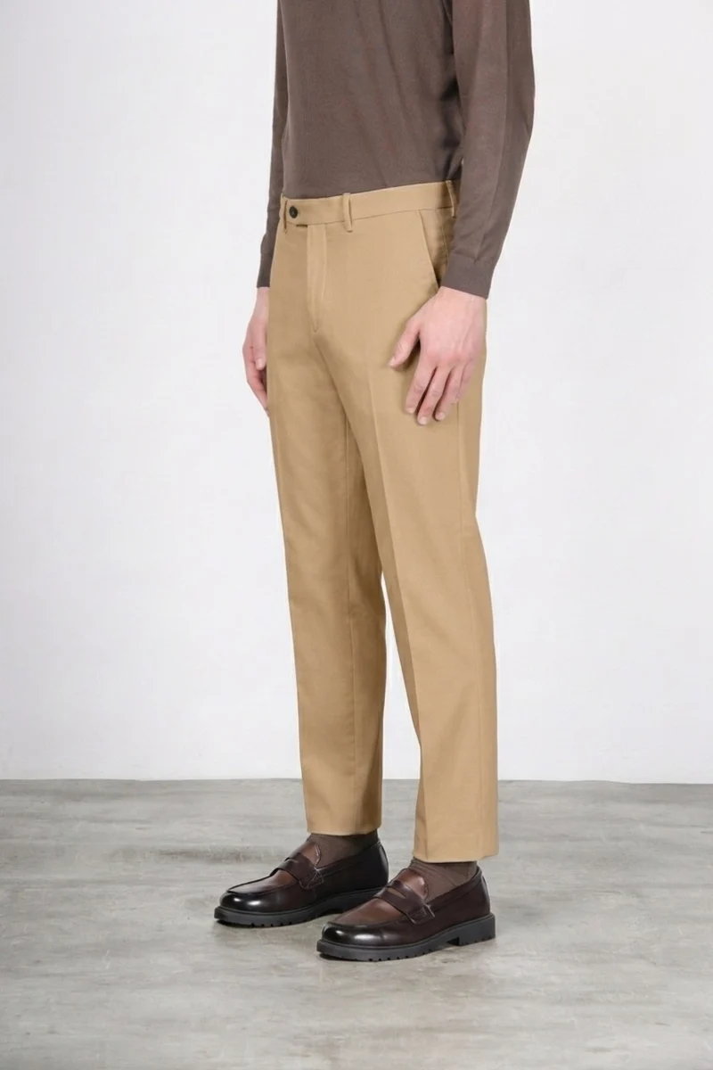 Paris pantalon chino homme en tricotine stretch carrot fit ①