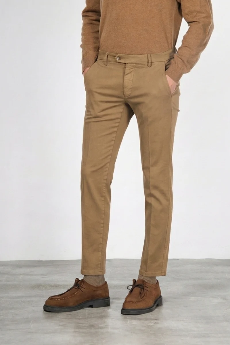 Torino Flex pantalon chino homme en satin slim fit ①