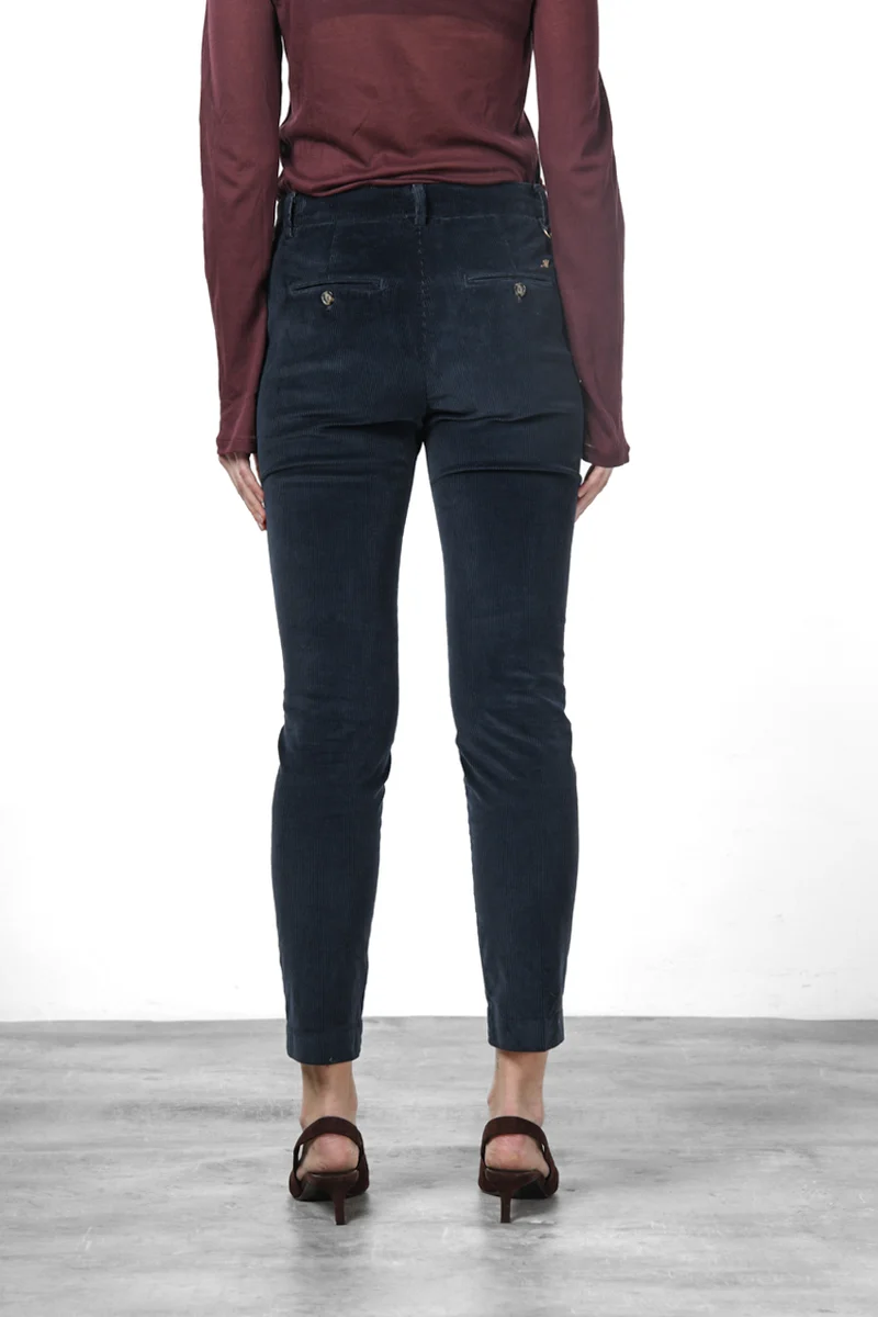 New York Slim pantalon chino femme en velours côtelé à grosses côtes, coupe slim ①