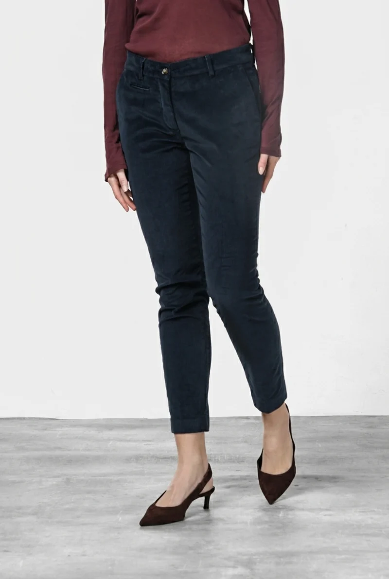 New York Slim pantalon chino femme en velours côtelé à grosses côtes, coupe slim ①