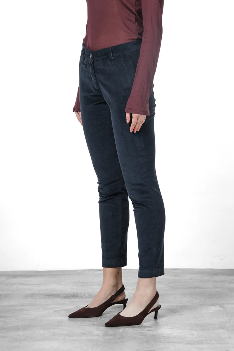 New York Slim pantalon chino femme en velours côtelé à grosses côtes, coupe slim ①