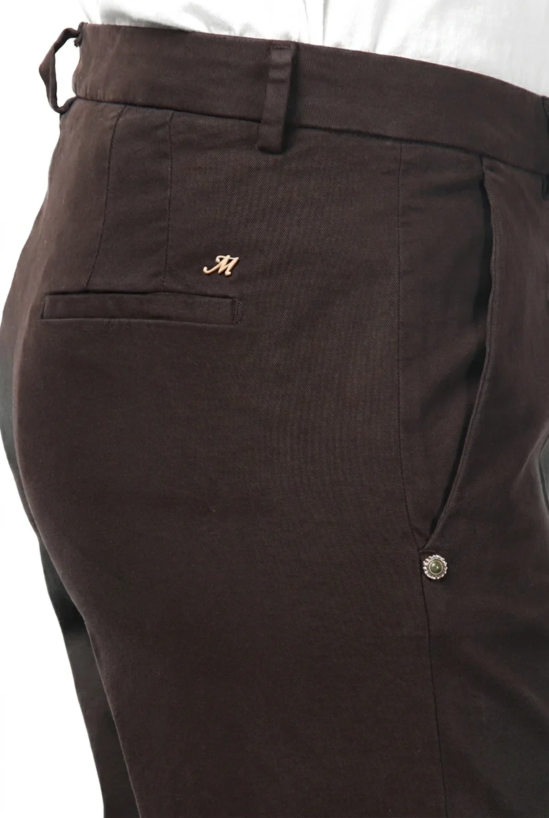 Pantalon chino femme New York Carrot en satin avec carrot fit ①