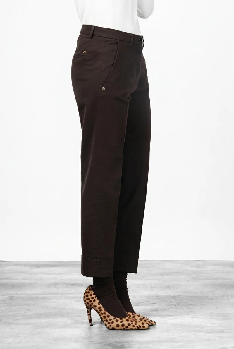 Pantalon chino femme New York Carrot en satin avec carrot fit ①