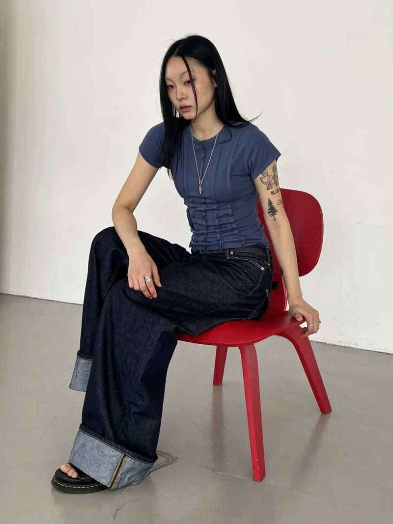 (2Pack) ASKHAKI Vertical Cut-Out Detail Cropped Tee